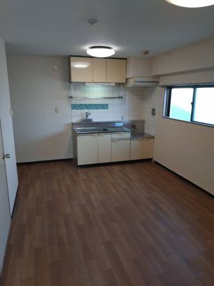 �y�L�b�`���z�@