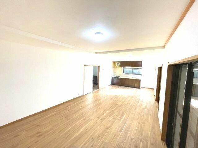 �y���ԁE���r���O�z�@