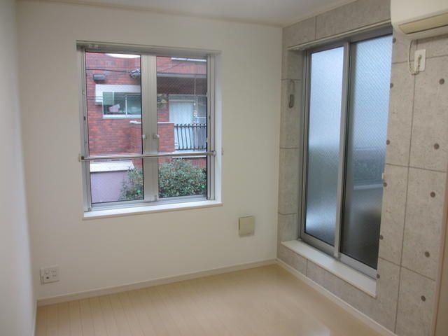 �y���ԁE���r���O�z�@