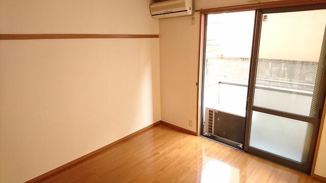 �y���ԁE���r���O�z�@