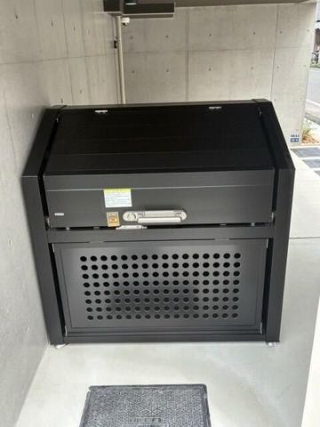 �y�G���g�����X�z�@