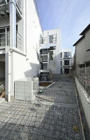 �y�G���g�����X�z�@