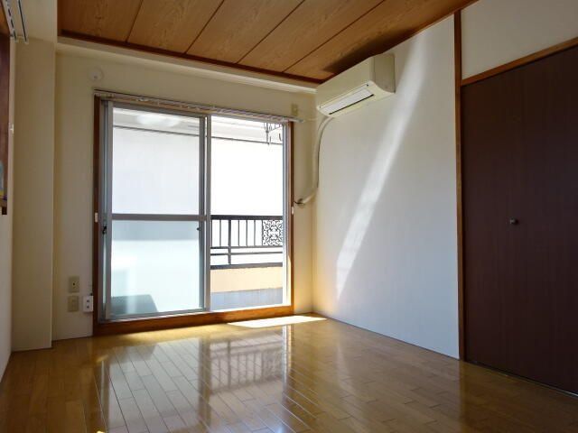 �y���̑��ݔ��z�@