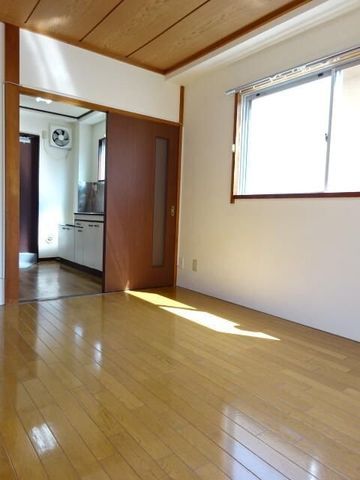 �y���ԁE���r���O�z�@