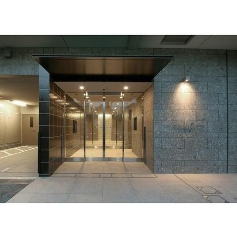 �y�G���g�����X�z�@