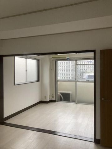 �y���ԁE���r���O�z�@