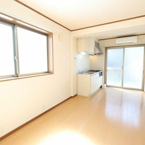 �y���ԁE���r���O�z�@