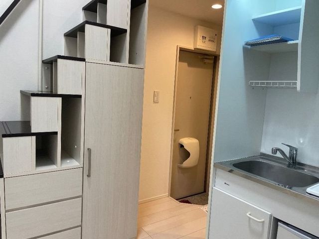 �y���ԁE���r���O�z�@
