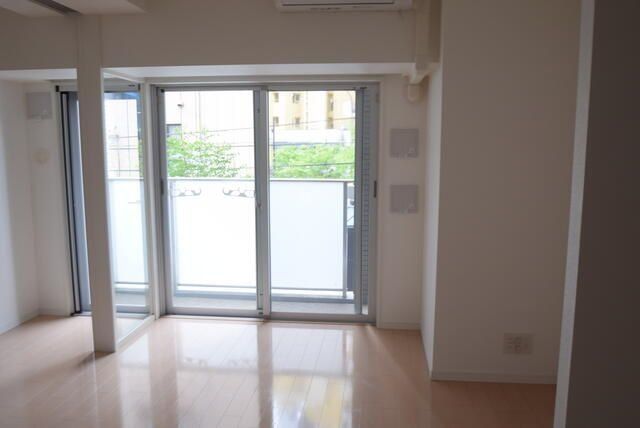 �y���ԁE���r���O�z�@