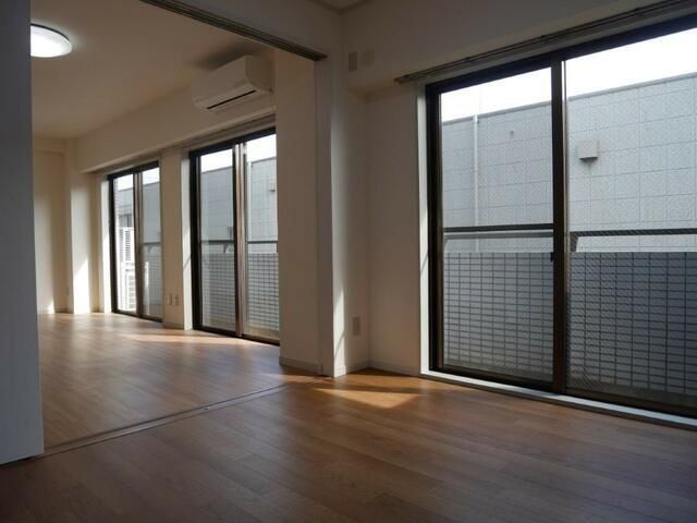 �y���̑��ݔ��z�@