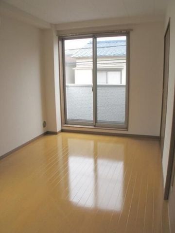 �y���ԁE���r���O�z�@