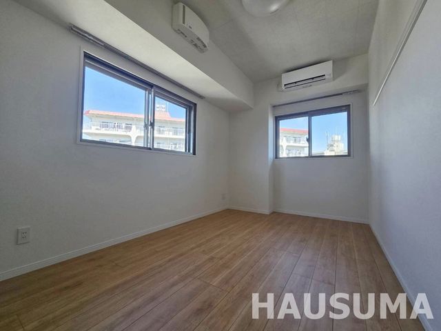 �y���̑������E�X�y�[�X�z�@���r���O/����