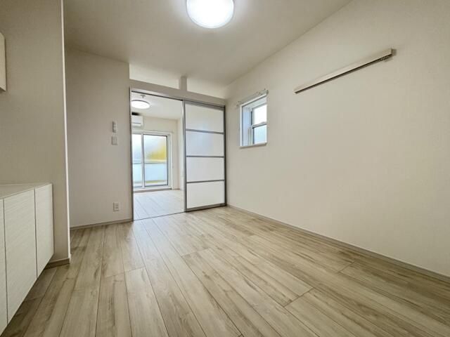 �y���ԁE���r���O�z�@