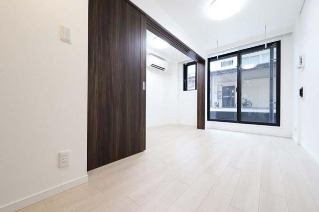 �y���ԁE���r���O�z�@