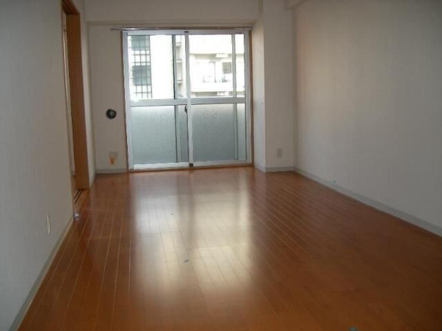 �y���ԁE���r���O�z�@