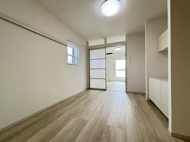 �y���ԁE���r���O�z�@