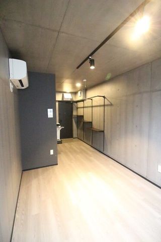 �y���ԁE���r���O�z�@