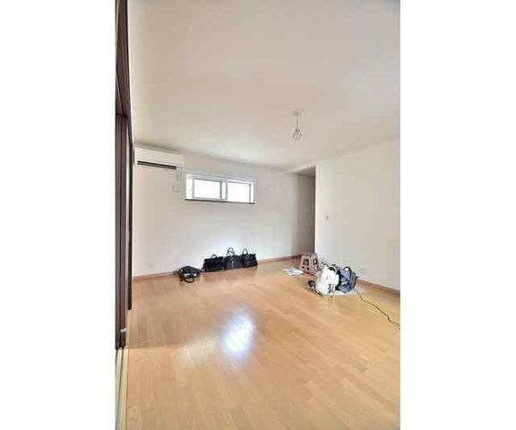 �y���ԁE���r���O�z�@