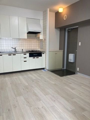 �y���ԁE���r���O�z�@