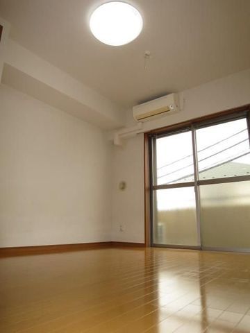 �y���ԁE���r���O�z�@