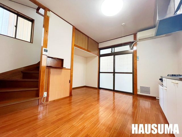 �y�����E���r���O�z�@2026�N3��30���B�e