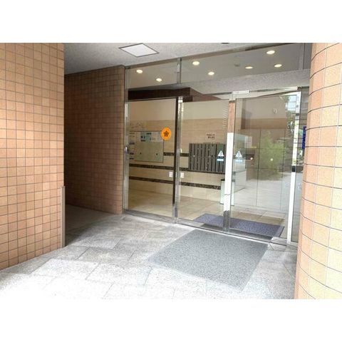 �y�G���g�����X�z�@