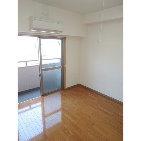 �y���ԁE���r���O�z�@