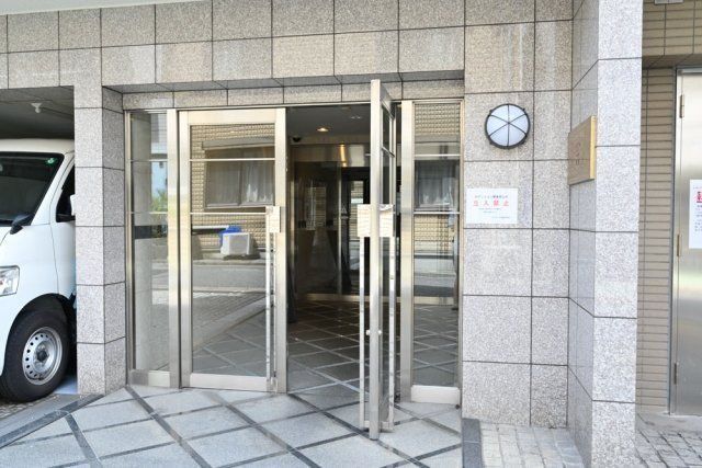 �y�G���g�����X�z�@