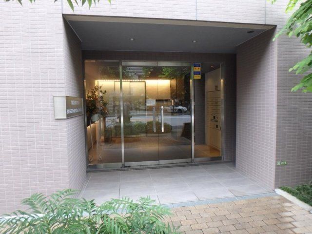 �y�G���g�����X�z�@