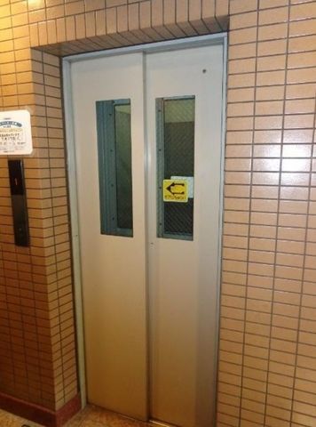 �y���̑��z�@�G���x�[�^�[