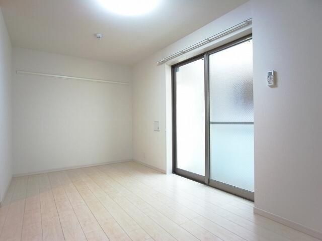 �y���ԁE���r���O�z�@