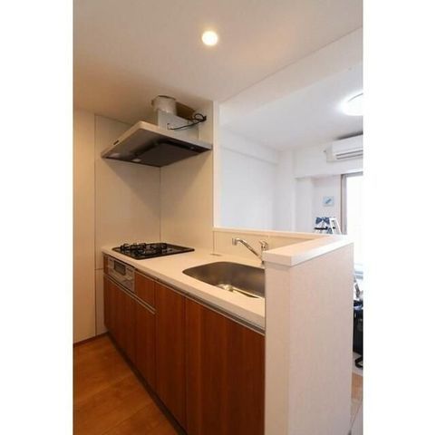 �y���ԁE���r���O�z�@