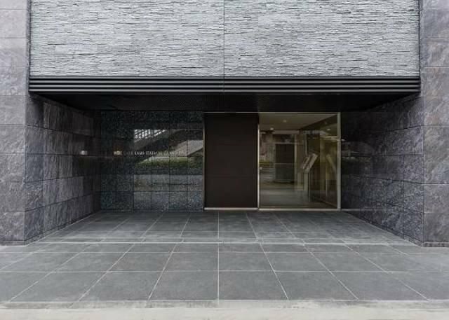 �y�G���g�����X�z�@