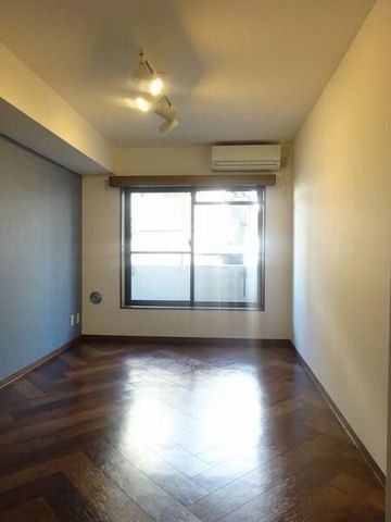 �y���ԁE���r���O�z�@