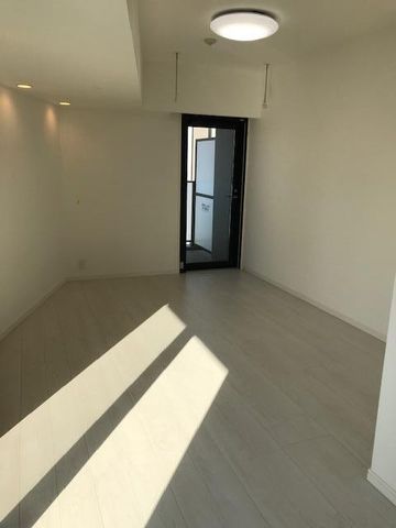 �y���ԁE���r���O�z�@