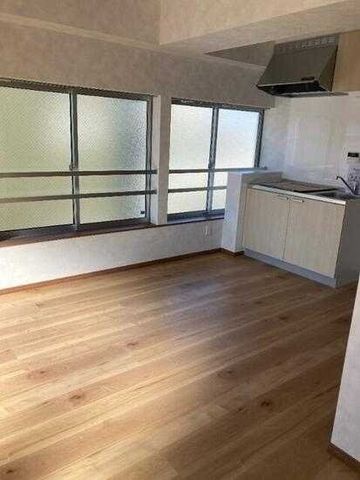 �y���ԁE���r���O�z�@