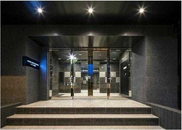 �y�G���g�����X�z�@