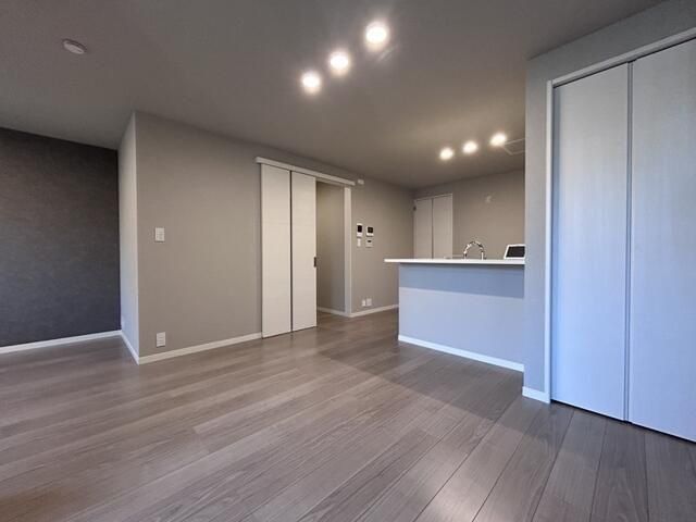 �y���̑��ݔ��z�@