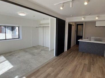 �y���ցz�@���r���O/����