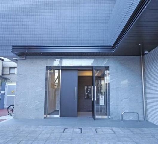 �y�G���g�����X�z�@