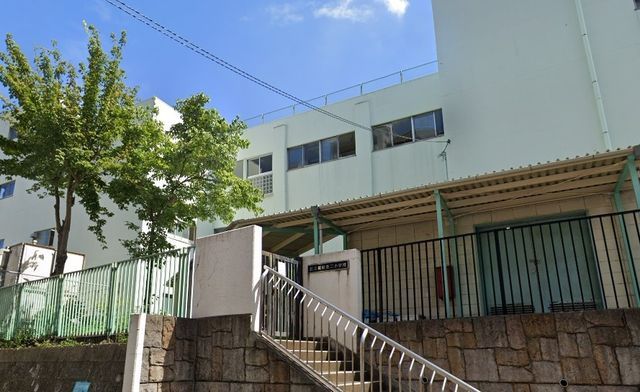 �y���Ӂz�@���旧����񏬊w�Z �k��5���B 390m