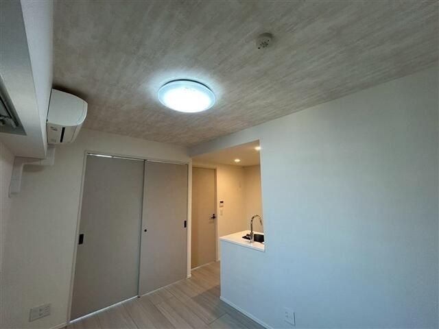 �y���ԁE���r���O�z�@