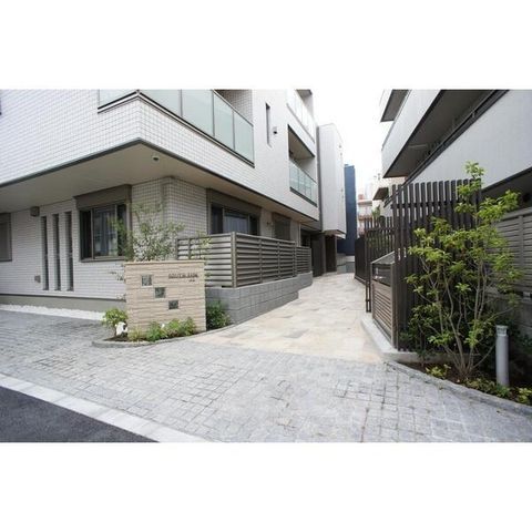 �y�G���g�����X�z�@