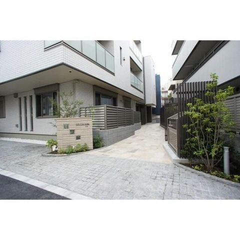 �y�G���g�����X�z�@