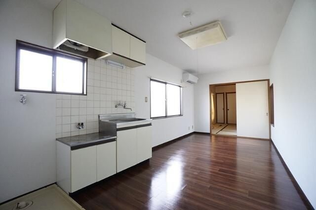 �y���ԁE���r���O�z�@