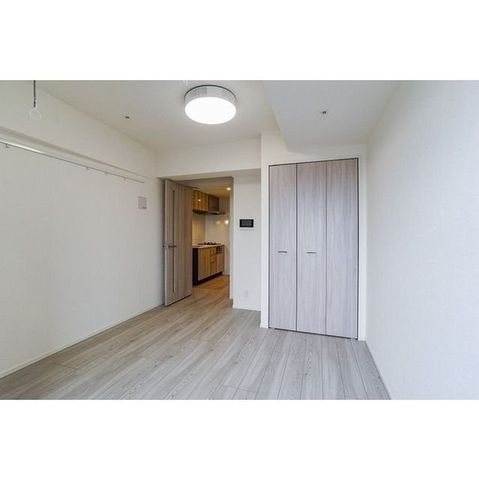 �y���ԁE���r���O�z�@