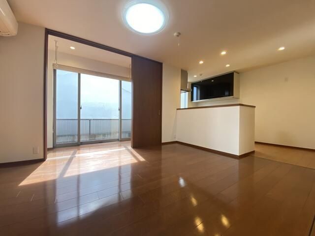 �y���ԁE���r���O�z�@