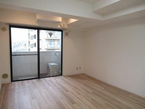 �y���ԁE���r���O�z�@