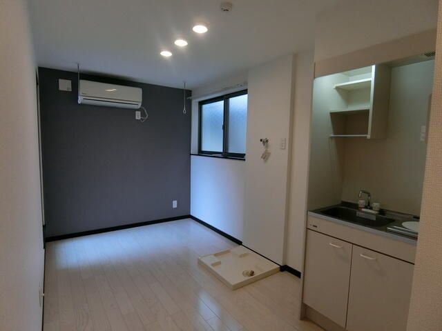 �y���ԁE���r���O�z�@