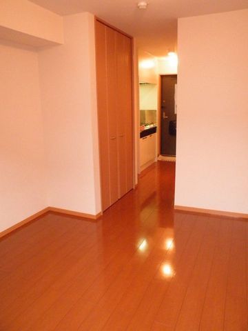 �y���ԁE���r���O�z�@